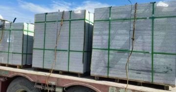 西宁 芝麻白花岗岩地铺石装车日常