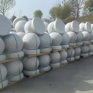 西宁 白麻花岗岩石材圆球，石球，挡车球，隔离球，景观石球，风水球等
