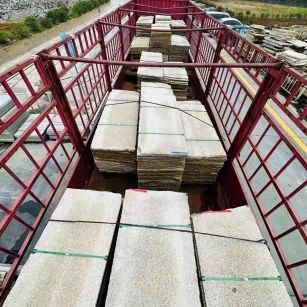 西宁 黄金麻花岗岩荔枝面，光面毛板装车完成