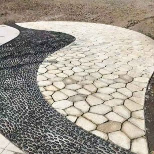 西宁 黄金麻冰裂纹地铺石工地铺装案例