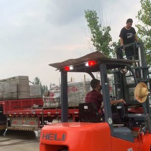 西宁 黄金麻冰裂纹，地铺石装车