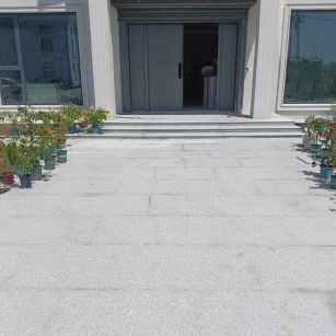 西宁 芝麻白花岗岩地铺石地面铺装