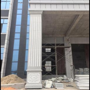 西宁 芝麻白光面花岗岩门楼大柱（罗马柱）配雕花底座