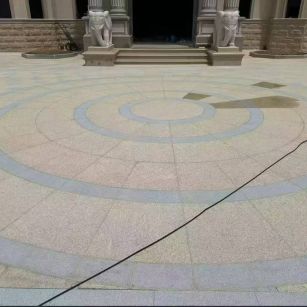 西宁 黄金麻芝麻灰花岗岩石材地铺拼接效果