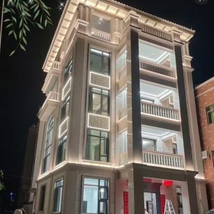 西宁 芝麻白花岗岩别墅外墙夜间效果