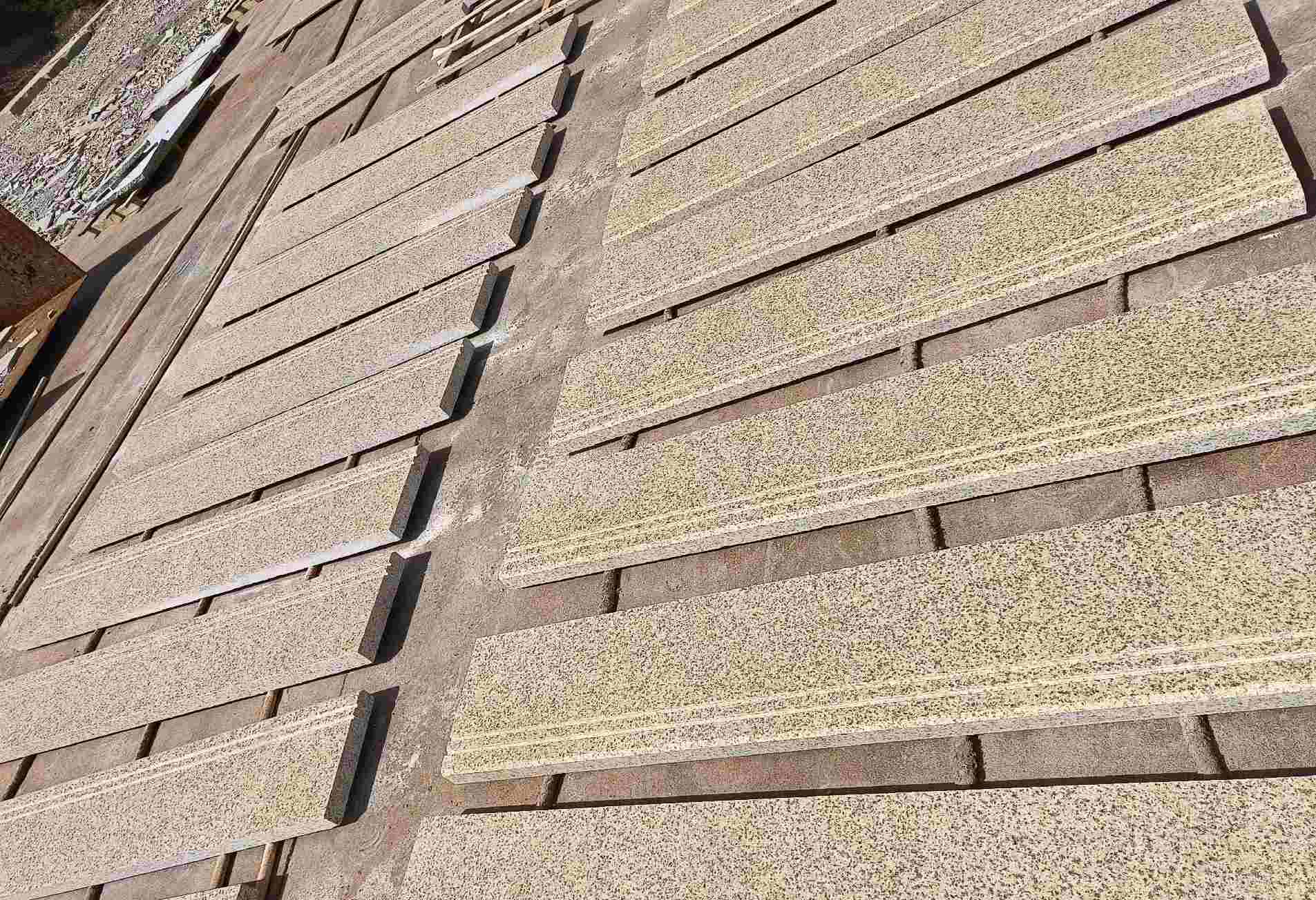 西宁 黄金麻花岗岩光面楼梯踏步