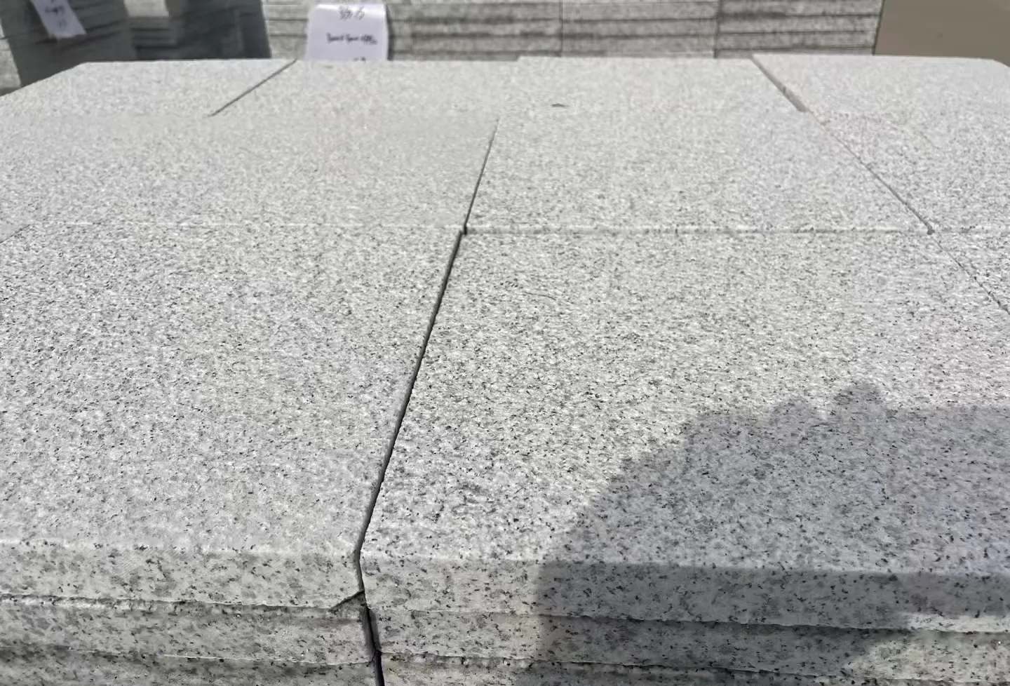 西宁 白麻花岗岩石材推荐 荔枝面地铺石