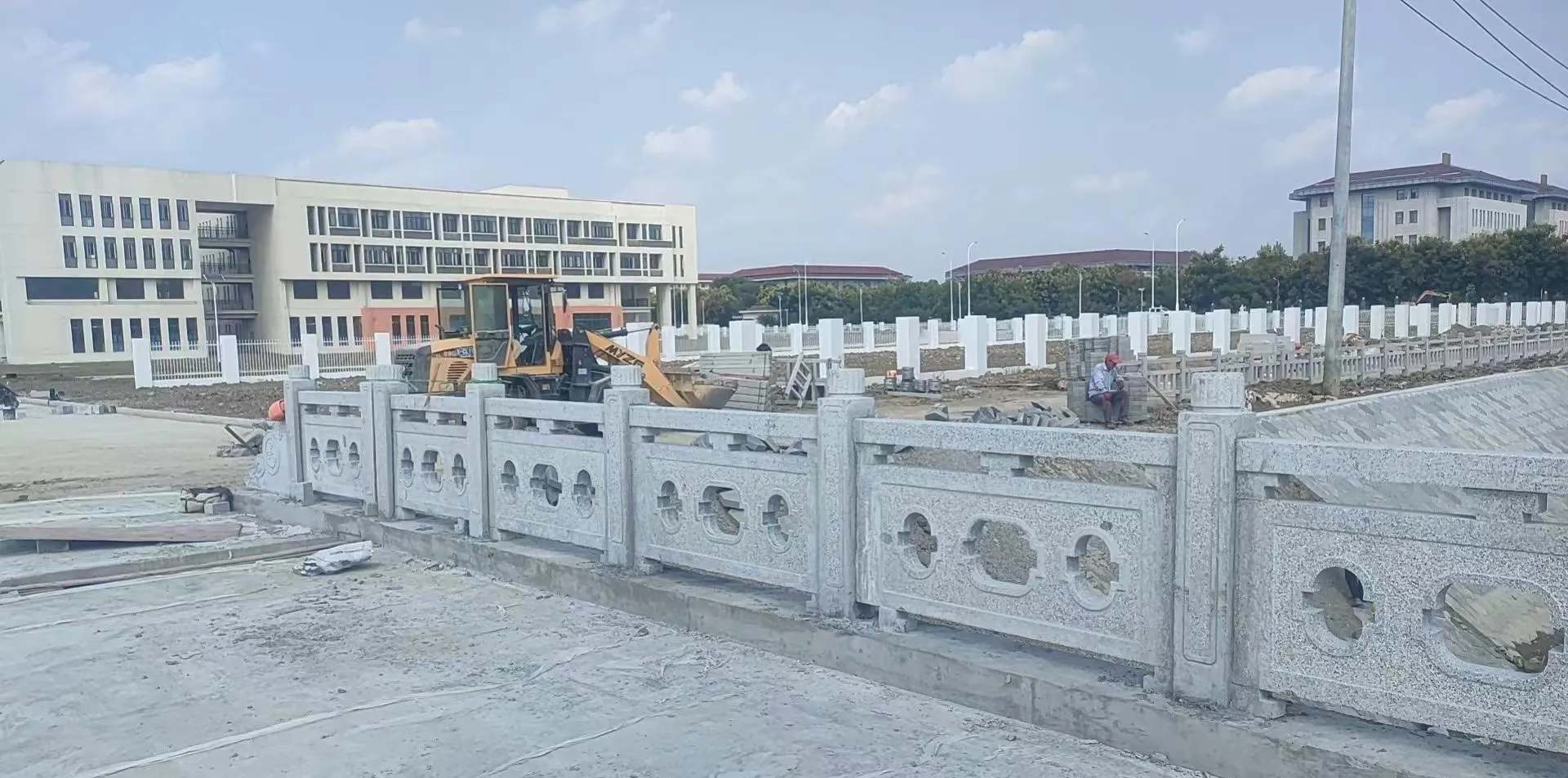 西宁 白麻花岗岩荔枝面河道栏杆