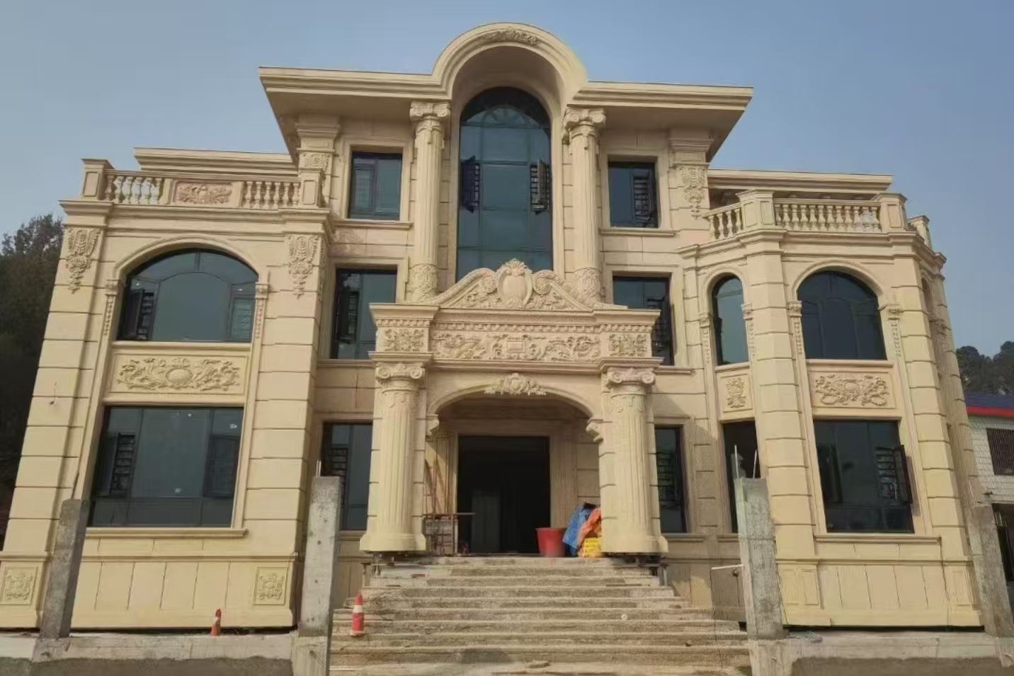 西宁 黄金麻花岗岩别墅外墙干挂