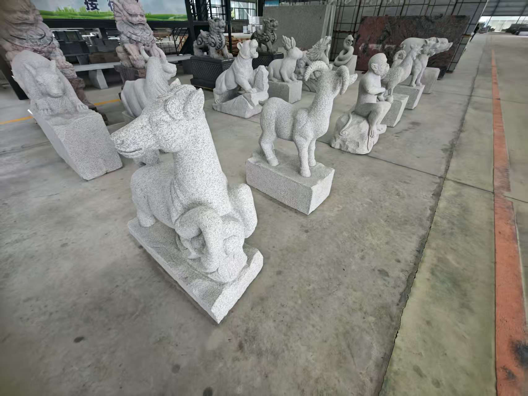 西宁 芝麻白花岗岩造型立体雕刻——十二生肖