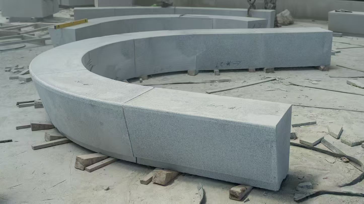 西宁 芝麻白花岗岩光面弧形坐凳