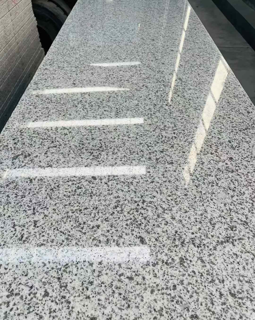 西宁 白麻花岗岩光面毛板