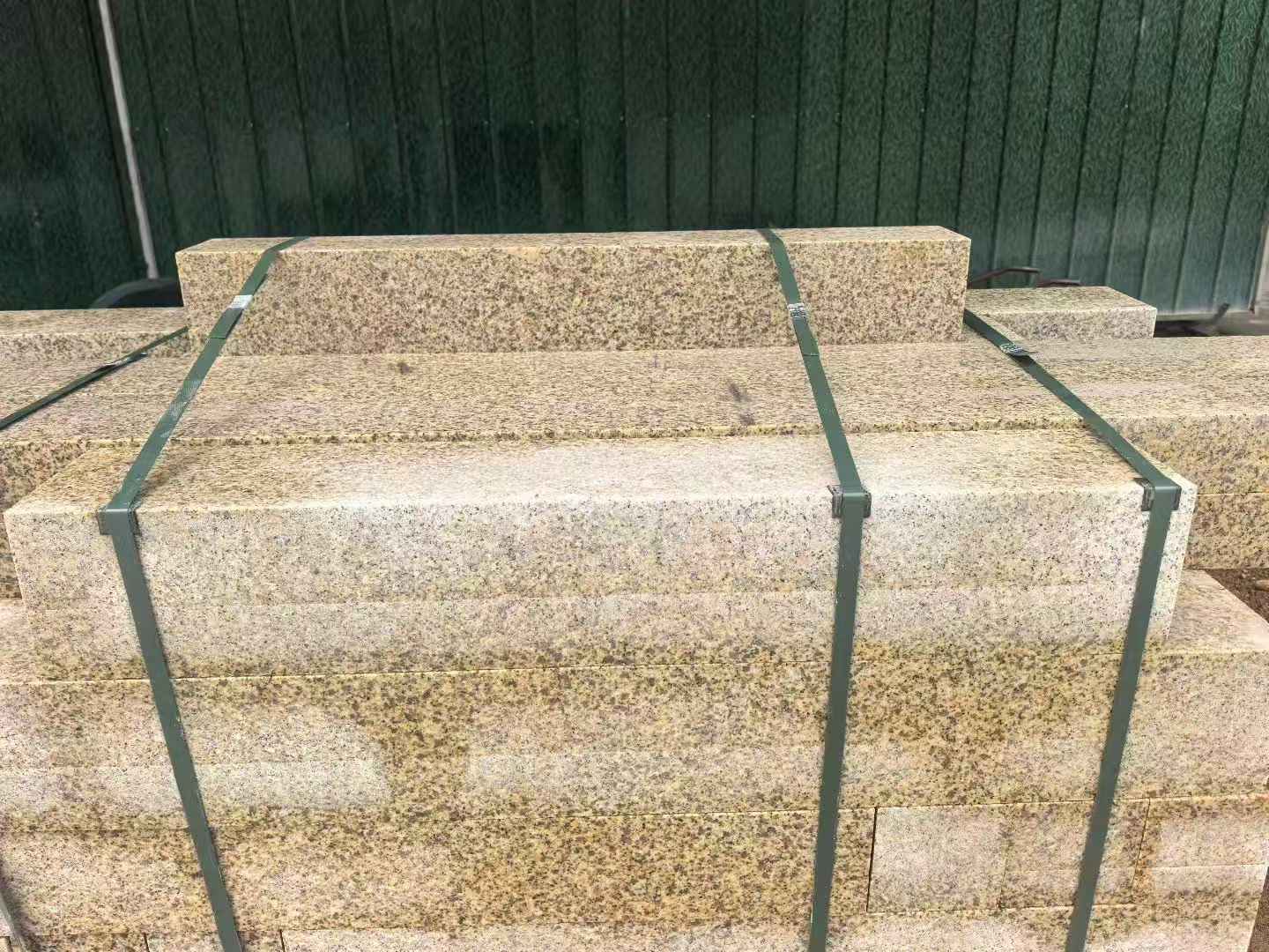 西宁 黄金麻花岗岩石材机切面栏杆料半成品