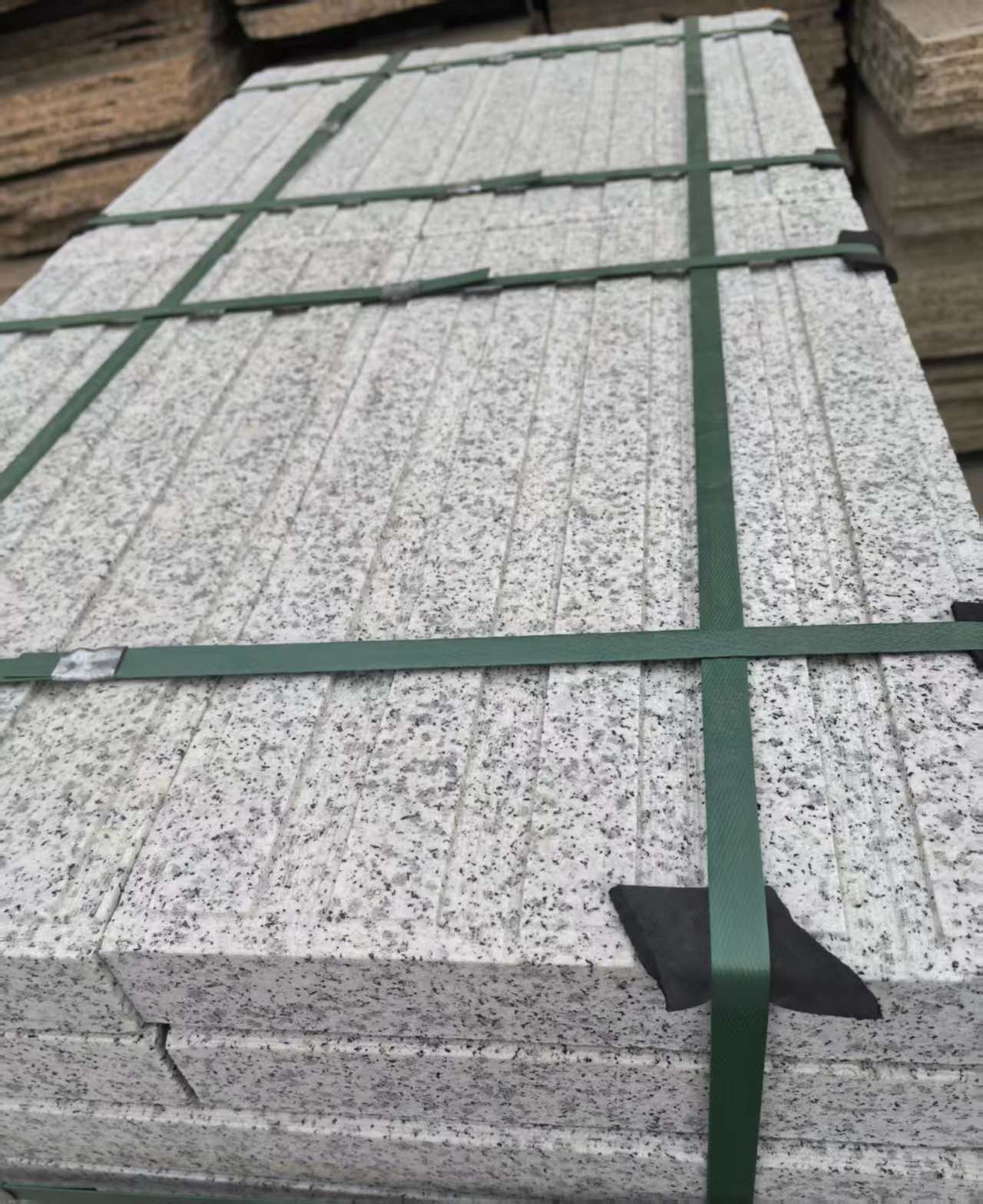 西宁 白麻花岗岩直行盲道石，盲条，地铺石