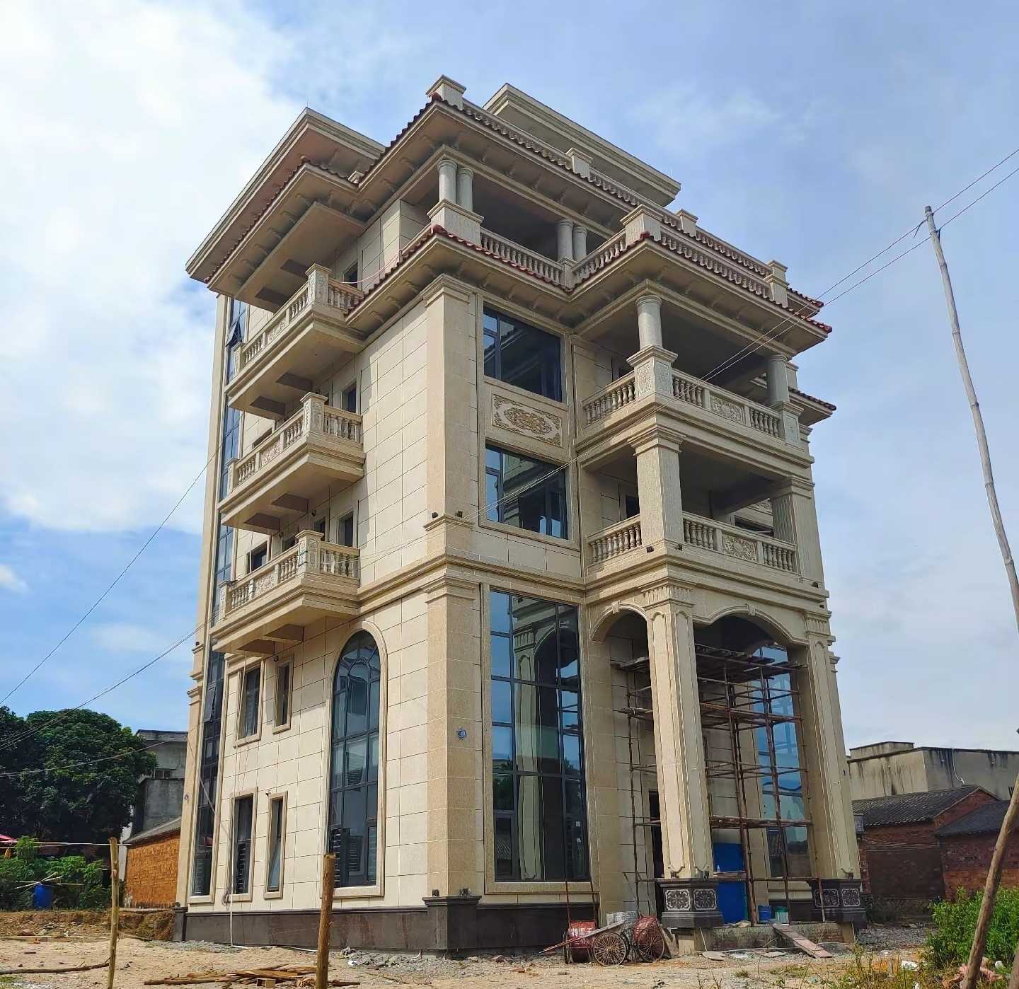 西宁 黄金麻花岗岩石材别墅外墙干挂搭配（雕花栏杆花瓶柱门楼罗马柱）