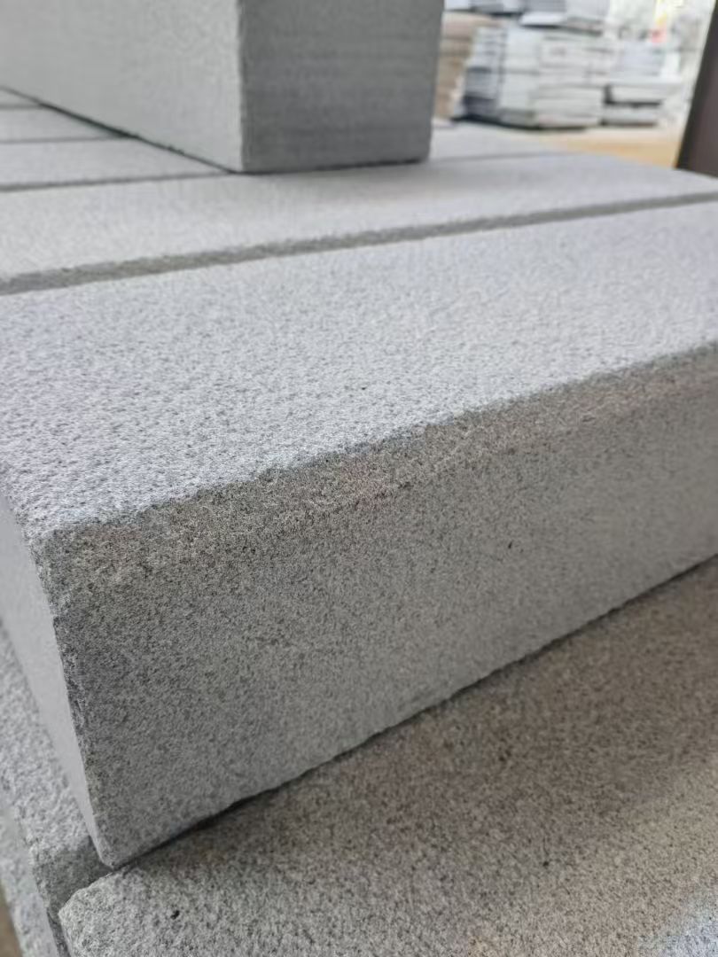 西宁 芝麻灰荔枝面路沿石